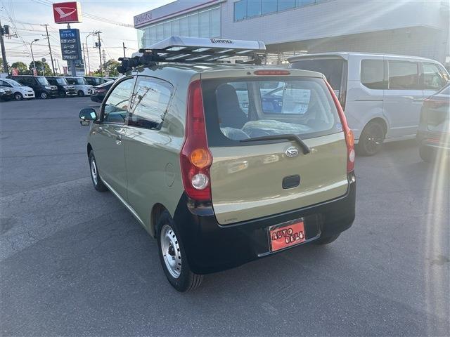 Daihatsu Mira 6