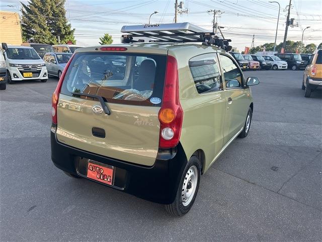 Daihatsu Mira 8