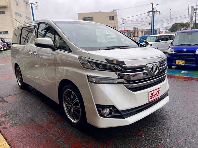 Toyota Vellfire 2
