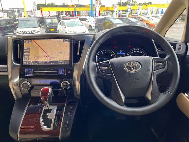 Toyota Vellfire 9