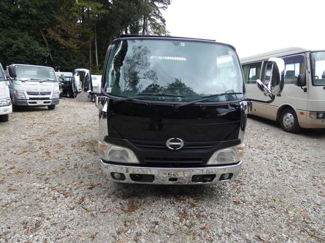 Hino Dutro 4