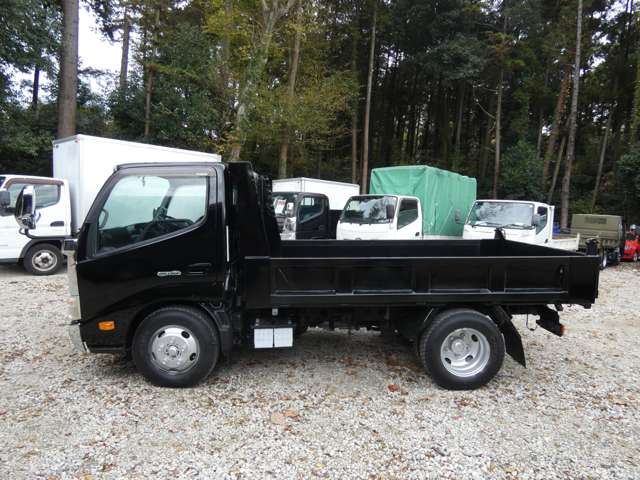 Hino Dutro 6