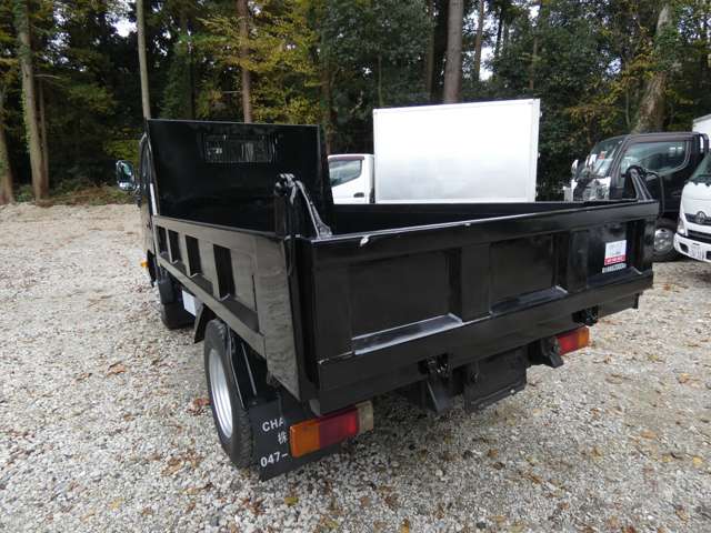 Hino Dutro 7