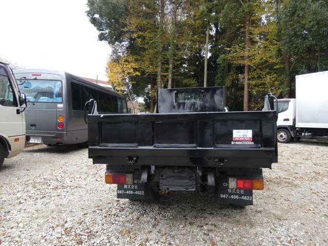Hino Dutro 8