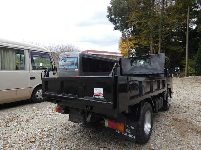 Hino Dutro 9