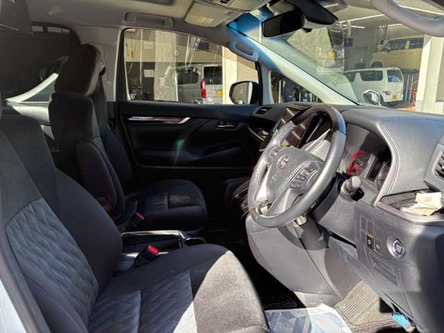 Toyota Alphard 11