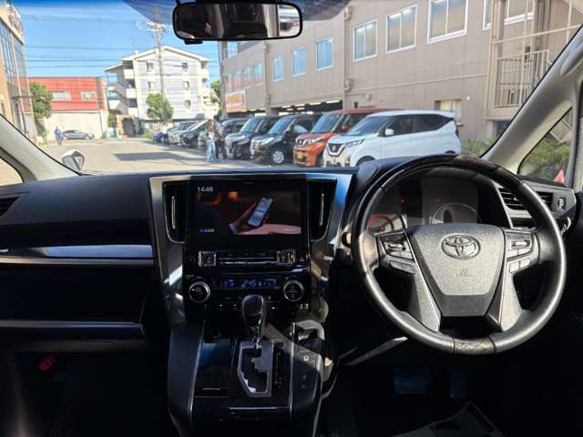 Toyota Alphard 2
