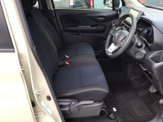 Mitsubishi eK X 4