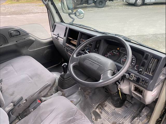 Isuzu Elf 3