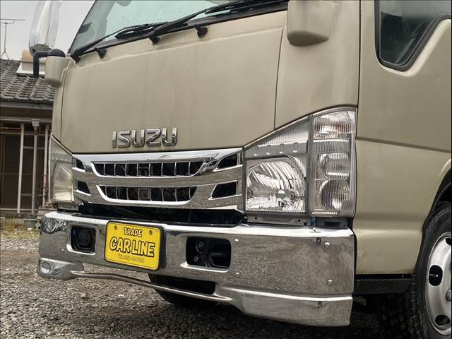 Isuzu Elf 8
