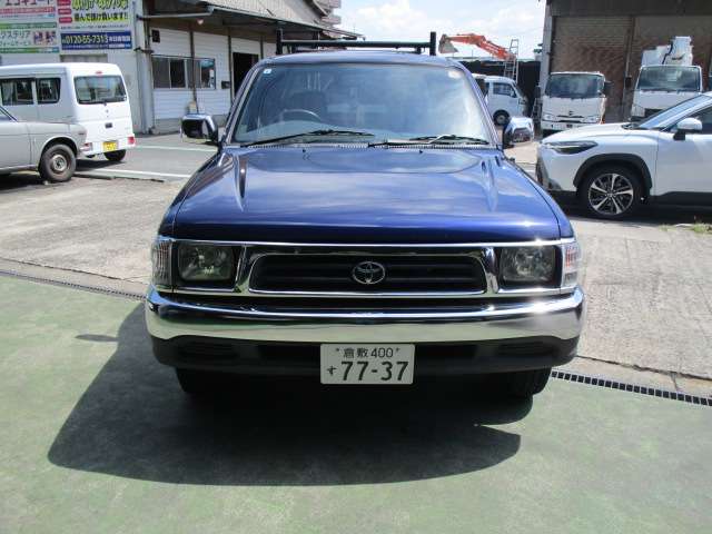 Toyota Hilux 8