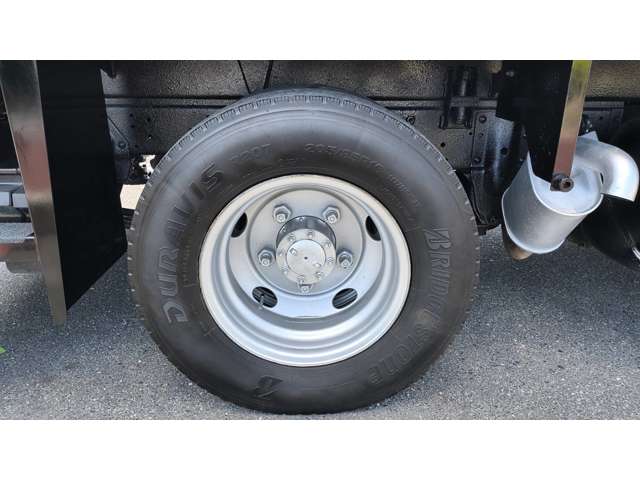 Isuzu Elf 11