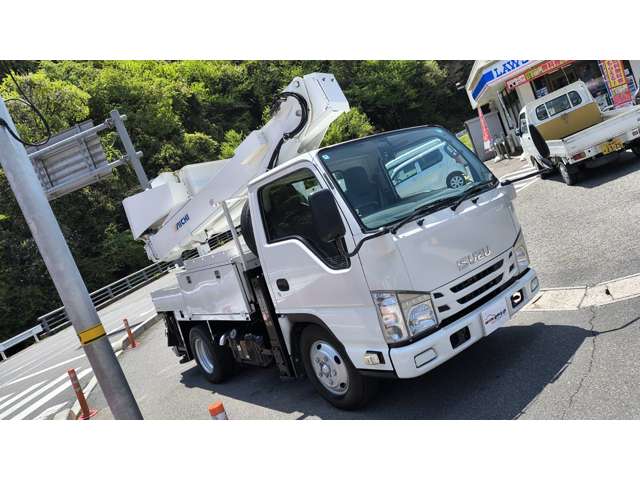 Isuzu Elf 3