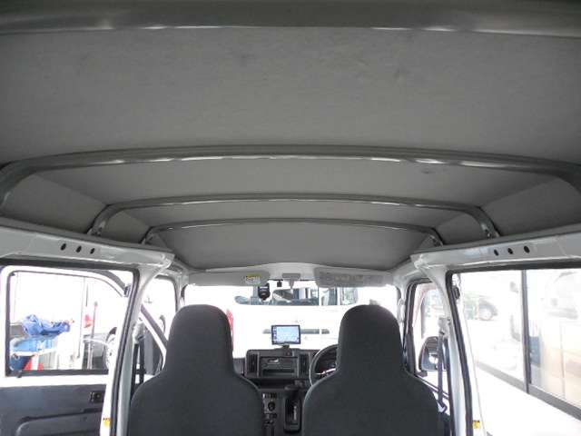 Daihatsu Hijet Cargo 11