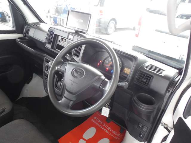 Daihatsu Hijet Cargo 6
