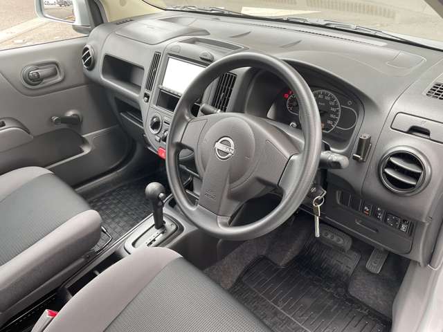 Nissan AD 11