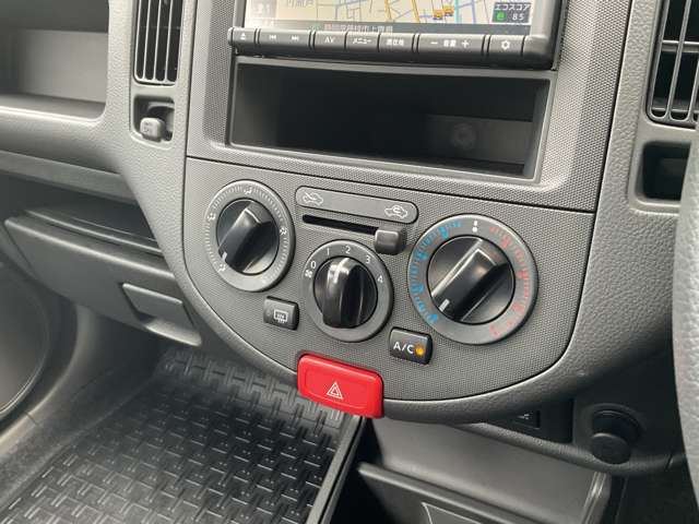 Nissan AD 10