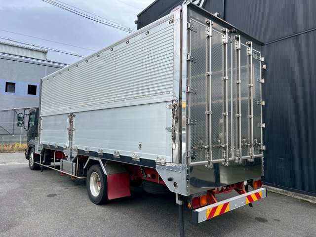 Isuzu Forward 9