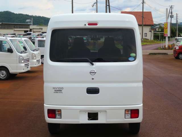Nissan NV100 Clipper 4