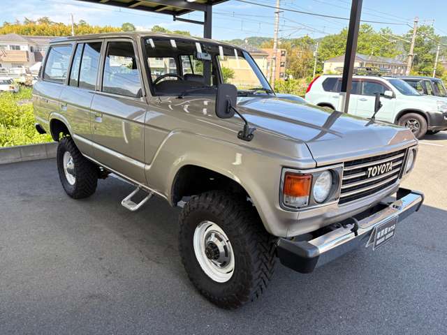 Toyota Land Cruiser 60 8