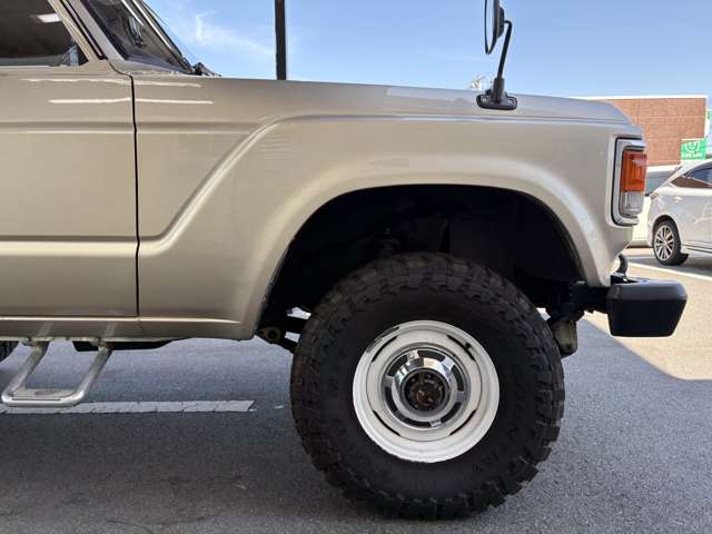 Toyota Land Cruiser 60 9