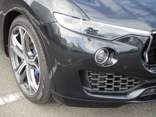 Maserati Levante 12