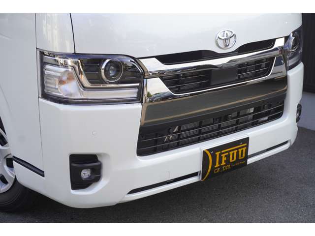 Toyota Hiace Van 12