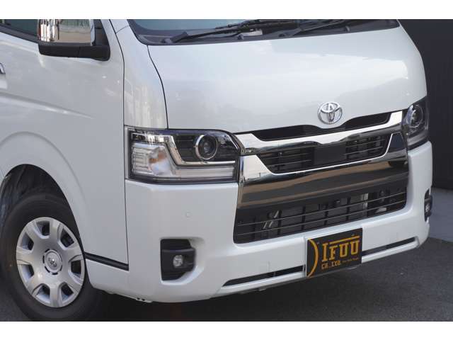 Toyota Hiace Van 9