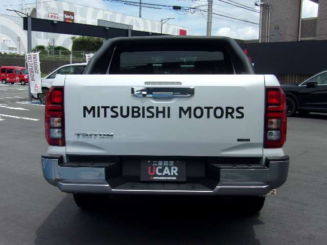 Mitsubishi Triton 3