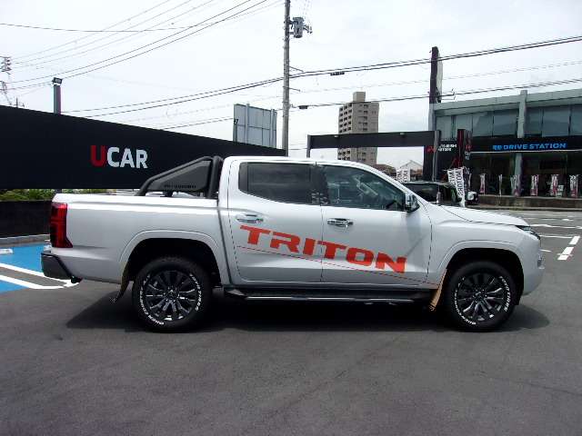 Mitsubishi Triton 4