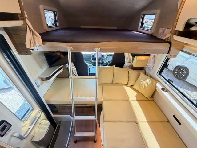 Toyota Camroad 12