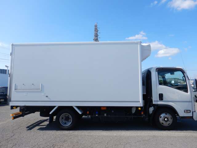 Isuzu Elf 4
