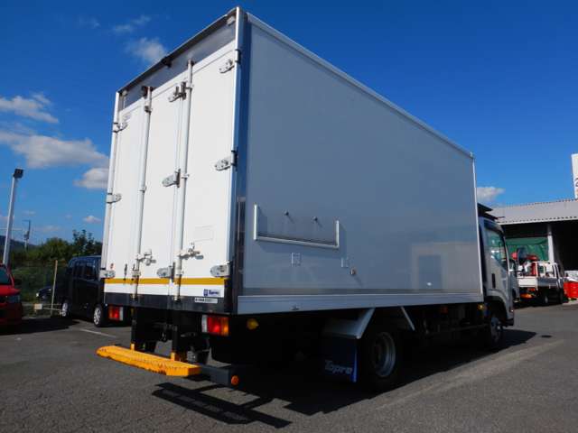 Isuzu Elf 5