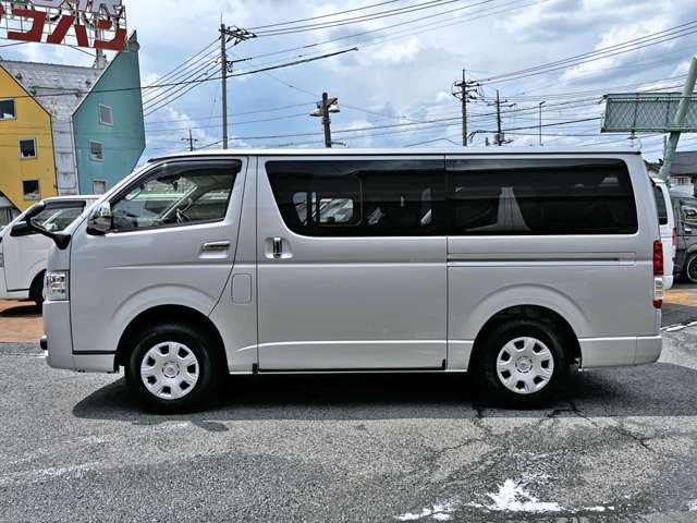 Toyota Regius Ace 6