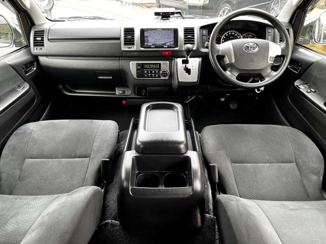 Toyota Regius Ace 7
