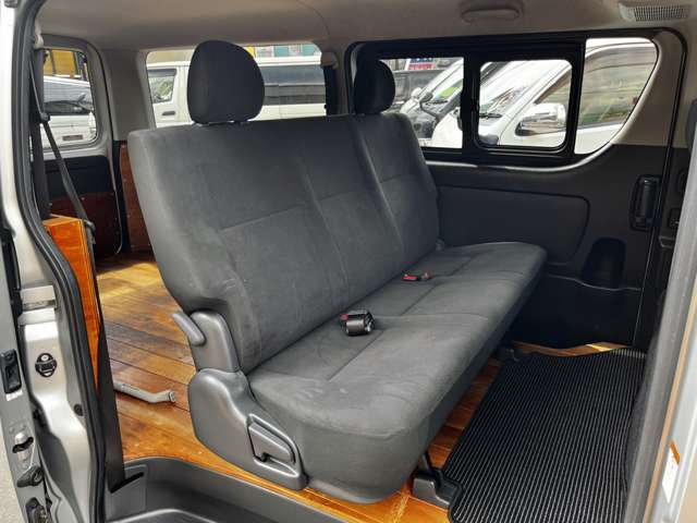 Toyota Regius Ace 9