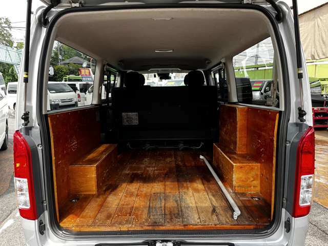 Toyota Regius Ace 10