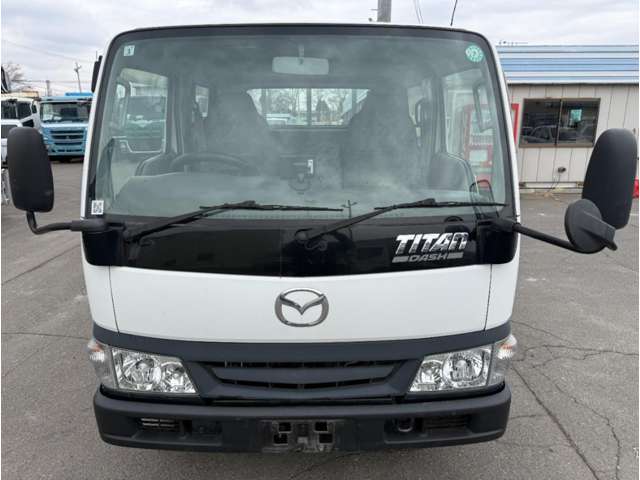 Mazda Titan Dash 3