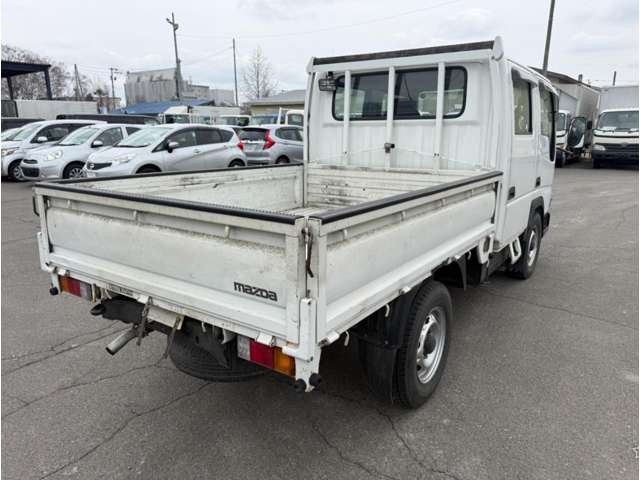 Mazda Titan Dash 8