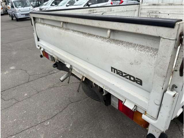 Mazda Titan Dash 10