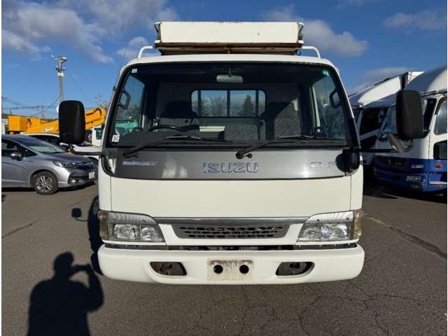Isuzu Elf 3