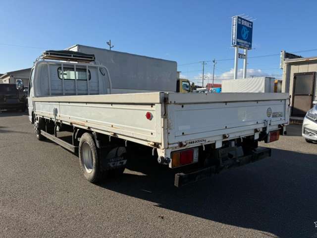 Isuzu Elf 6
