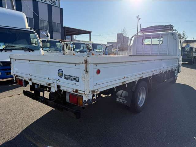 Isuzu Elf 8