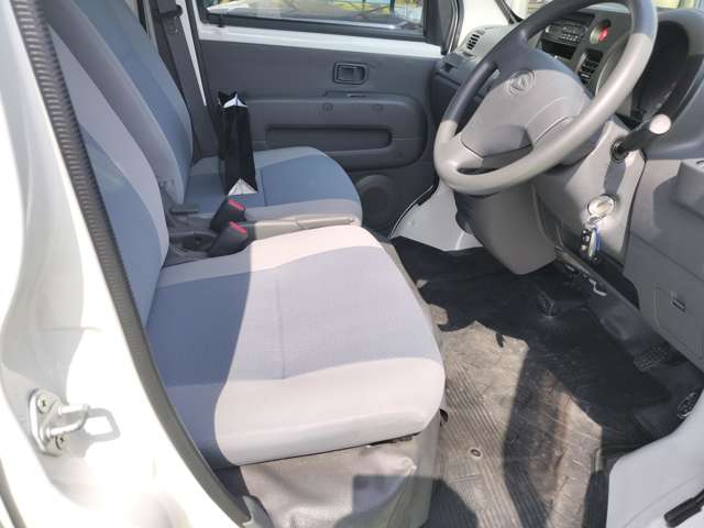 Daihatsu Hijet Deck Van 5