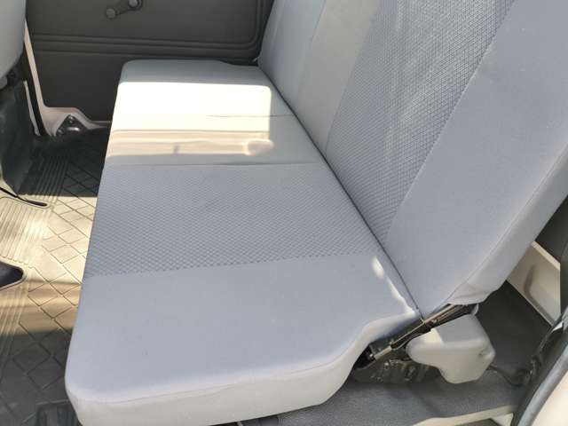 Daihatsu Hijet Deck Van 6