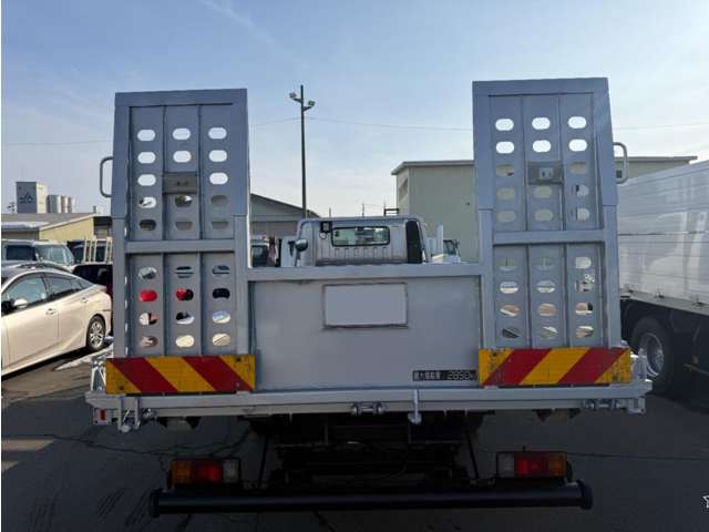 Hino Dutro 5