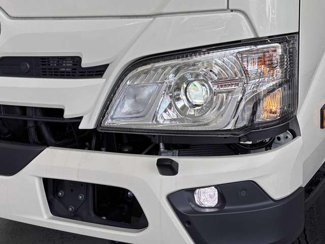 Hino Dutro 6