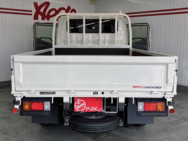 Hino Dutro 8