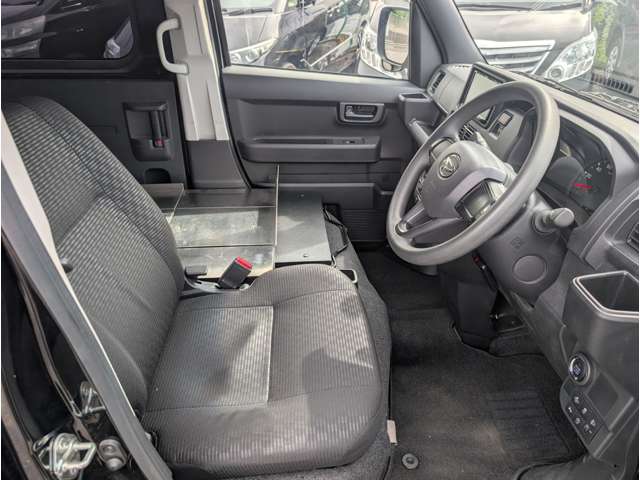 Daihatsu Hijet Cargo 11