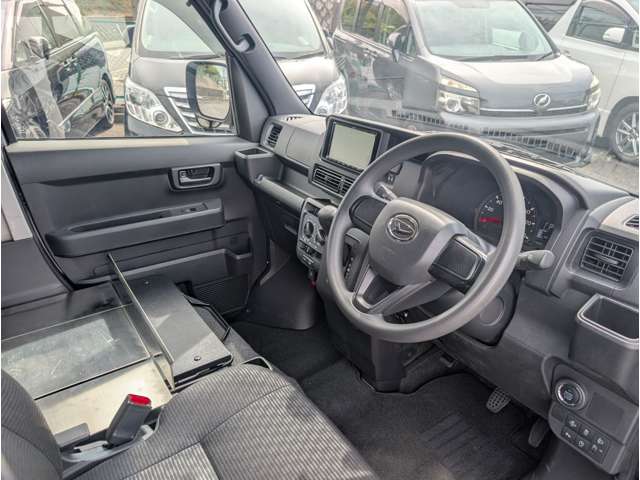 Daihatsu Hijet Cargo 10